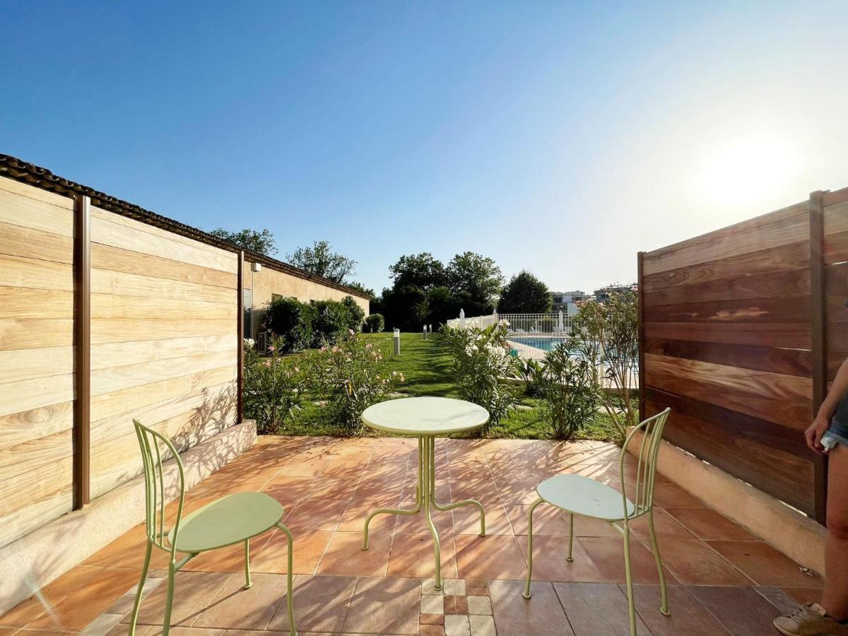 Studio 2 - Les Suites De Robinson - Residence Avec Piscine En Bord De Siagne, A Mandelieu Exterior foto