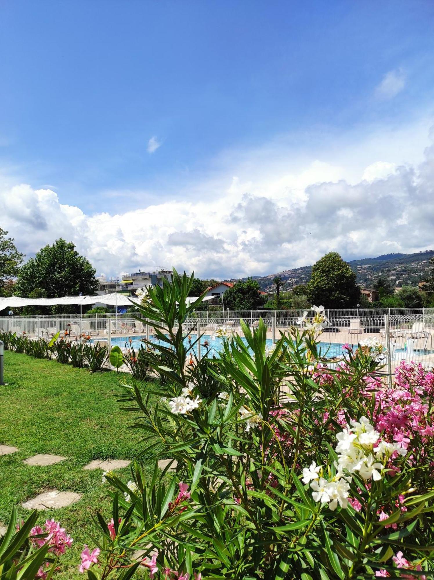 Studio 2 - Les Suites De Robinson - Residence Avec Piscine En Bord De Siagne, A Mandelieu Exterior foto